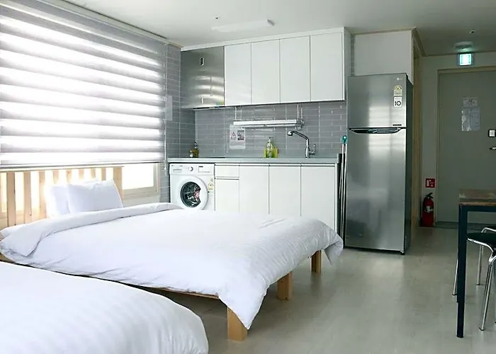 ホテル Cozy Flat Nearby Metro And E-mart For 4 Guests ソウル特別市