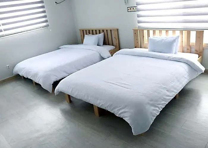 ホテル Cozy Flat Nearby Metro And E-mart For 4 Guests 5*